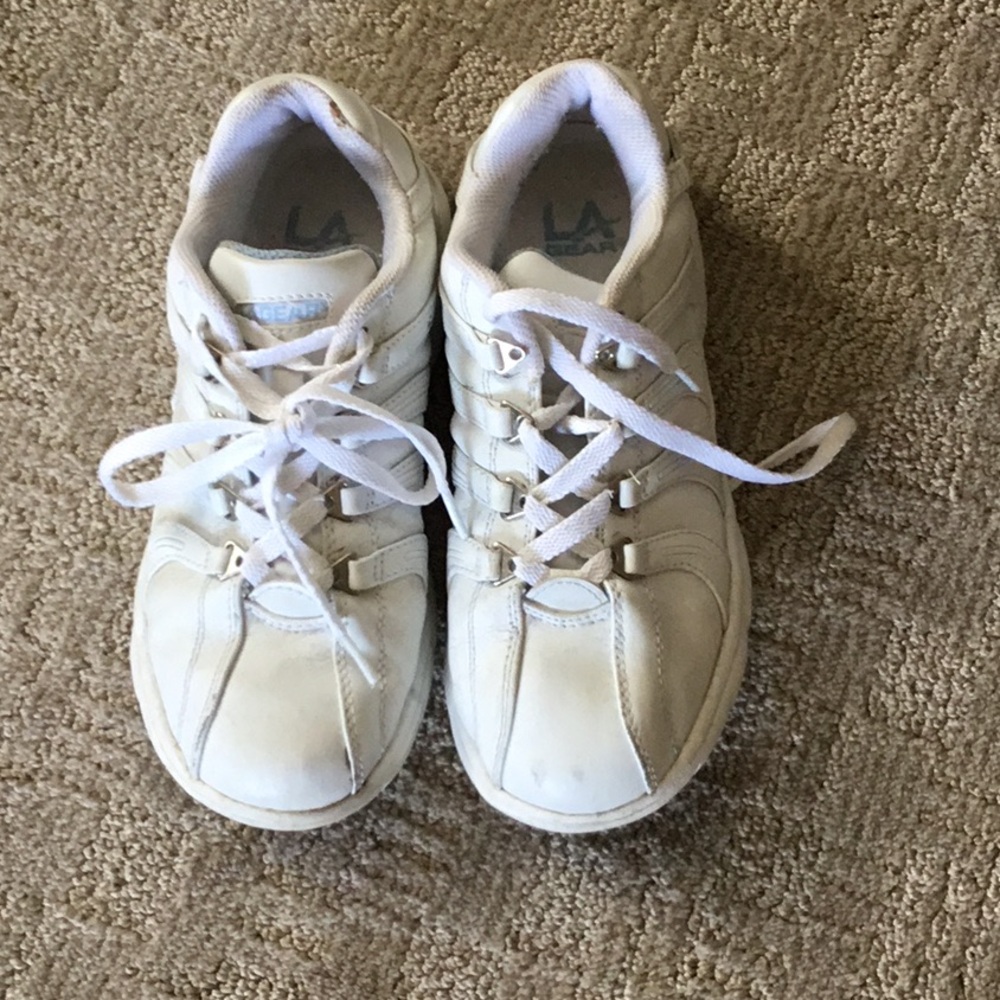 LA Gear Size 8 1/2 tennies